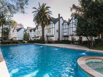 TRIPLEX EN ADROGUE VILLAGE