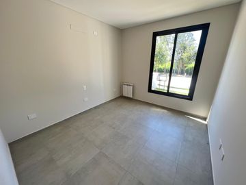 Duplex 2 dorm 2 baños planta baja Distrito Sur