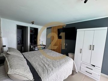 Se Vende Penthouse de 3 niveles en Laguna del Mar