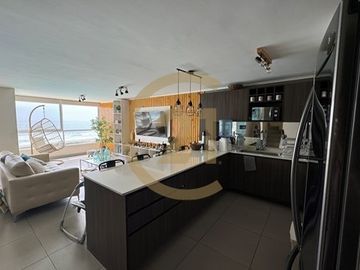 Se Vende Penthouse de 3 niveles en Laguna del Mar