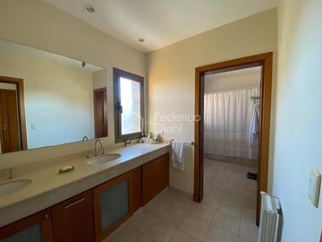 IMPORTANTE PROPIEDAD EN VENTA EN ALTOS DEL CHATEAU