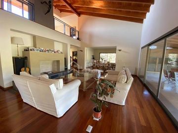 IMPORTANTE PROPIEDAD EN VENTA EN ALTOS DEL CHATEAU