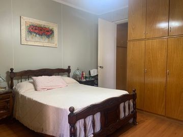 Venta casa 3 dormitorios, cochera, jardín y pileta - ARROYITO