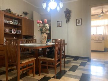 Venta casa 3 dormitorios, cochera, jardín y pileta - ARROYITO