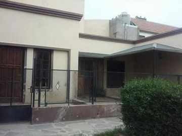 Casa en venta - 2 dormitorios 1 baño - 170mts2 - Rawson