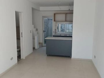 PH en venta - 2 Dormitorios 1 Baño - 110.5Mts2 - Morón