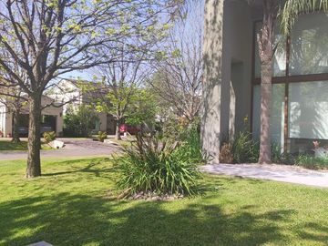 Casa en Club de Campo Abril