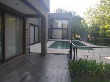 Casa en Club de Campo Abril