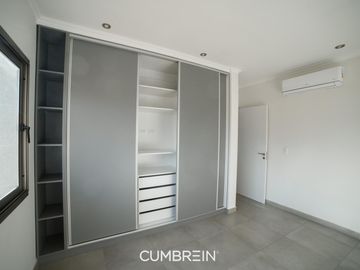 Casa de 4 dormitorios en La Castilla Club de Campo