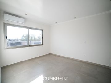 Casa de 4 dormitorios en La Castilla Club de Campo