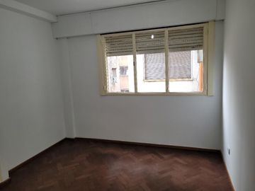 Venta Departamento un dormitorio  barrio Martin Con Balcon