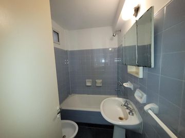 Venta Departamento un dormitorio  barrio Martin Con Balcon