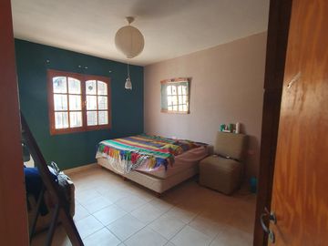 VENTA Casa 3 dormitorios. B° 109 viv