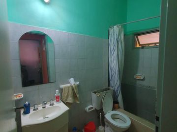 VENTA Casa 3 dormitorios. B° 109 viv