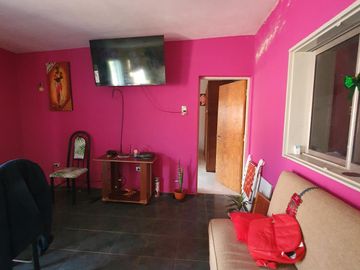 VENTA Casa 3 dormitorios. B° 109 viv