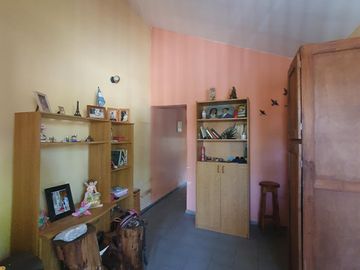 VENTA Casa 3 dormitorios. B° 109 viv