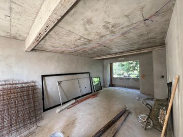 Casa de 5 ambientes con cochera a estrenar en venta en Olivos