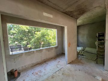 Casa de 5 ambientes con cochera a estrenar en venta en Olivos