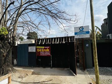 Casa de 5 ambientes con cochera a estrenar en venta en Olivos