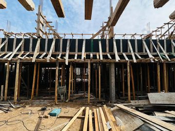 Casa de 5 ambientes con cochera a estrenar en venta en Olivos