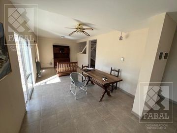 Casa venta Plottier, Barrio Villa Lida, apta crédito, 3 dormitorios, 2 baños, cochera y jardín