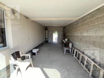 Casa venta Plottier, Barrio Villa Lida, apta crédito, 3 dormitorios, 2 baños, cochera y jardín