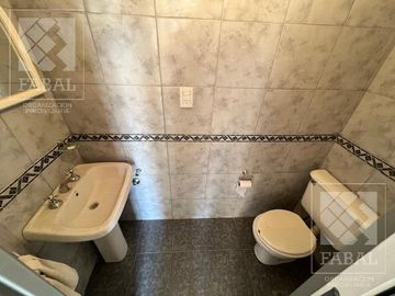 Casa venta Plottier, Barrio Villa Lida, apta crédito, 3 dormitorios, 2 baños, cochera y jardín