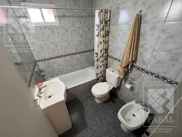 Casa venta Plottier, Barrio Villa Lida, apta crédito, 3 dormitorios, 2 baños, cochera y jardín