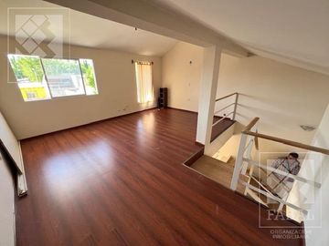 Casa venta Plottier, Barrio Villa Lida, apta crédito, 3 dormitorios, 2 baños, cochera y jardín