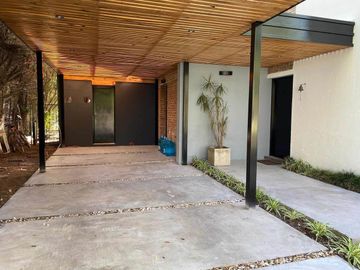 Casa en venta - 4 dormitorios 2 baños - 180mts2 - Escobar