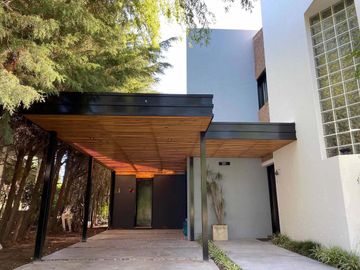 Casa en venta - 4 dormitorios 2 baños - 180mts2 - Escobar