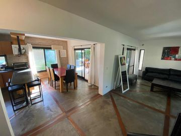 Casa en venta - 4 dormitorios 2 baños - 180mts2 - Escobar
