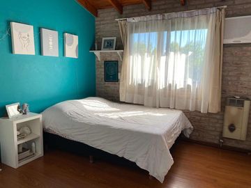 Casa en venta - 4 dormitorios 2 baños - 180mts2 - Escobar
