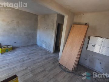Departamento con patio y espacio vehiular