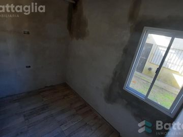 Departamento con patio y espacio vehiular