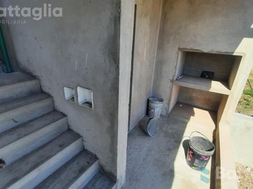 Departamento con patio y espacio vehiular