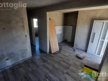 Departamento con patio y espacio vehiular