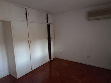 PH en 2 dorm terraza play cochera.  Venta con renta. Toma menor valor o prop en USA