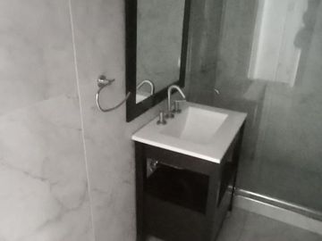 PH en 2 dorm terraza play cochera.  Venta con renta. Toma menor valor o prop en USA