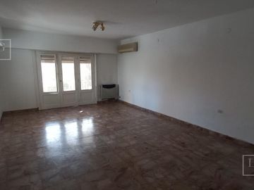 PH en 2 dorm terraza play cochera.  Venta con renta. Toma menor valor o prop en USA