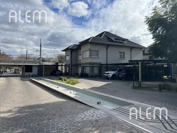 Casa en  pleno lomas de zamora oeste