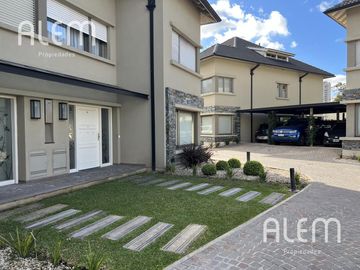 Casa en  pleno lomas de zamora oeste