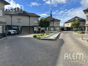 Casa en  pleno lomas de zamora oeste