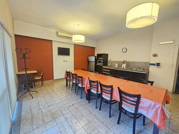 Departamento 4 dormitorios con cochera en B° Cofico (APPTO BANCOR)