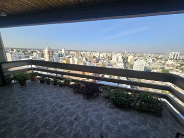 Departamento 4 dormitorios con cochera en B° Cofico (APPTO BANCOR)