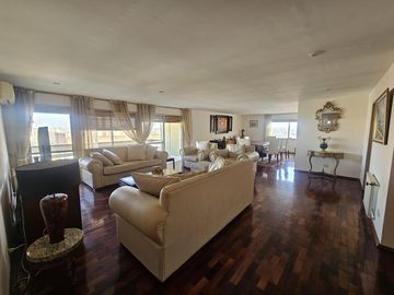 Departamento 4 dormitorios con cochera en B° Cofico (APPTO BANCOR)