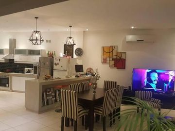 Casa en Venta - 5 dormitorios 4 baños - 255mts2 - Escobar