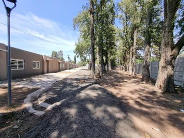 Casa de 2 ambientes con cochera en venta en complejo Arturo Illia - Grand Bourg