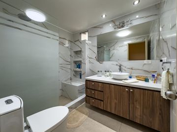 Condominio Infinity - Moderno Flat con Balcón y Vista al Parque – 3 Dormitorios   2 Cocheras 2 Depósitos