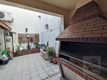 Excelente Casa/PH (tipo duplex) en Parque Chacabuco